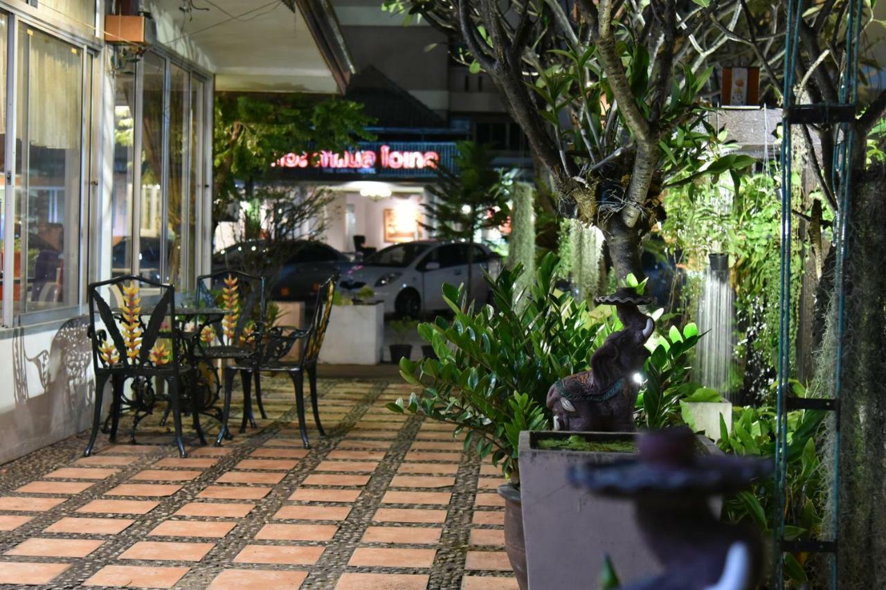 The Canal Hotel Банкок Екстериор снимка
